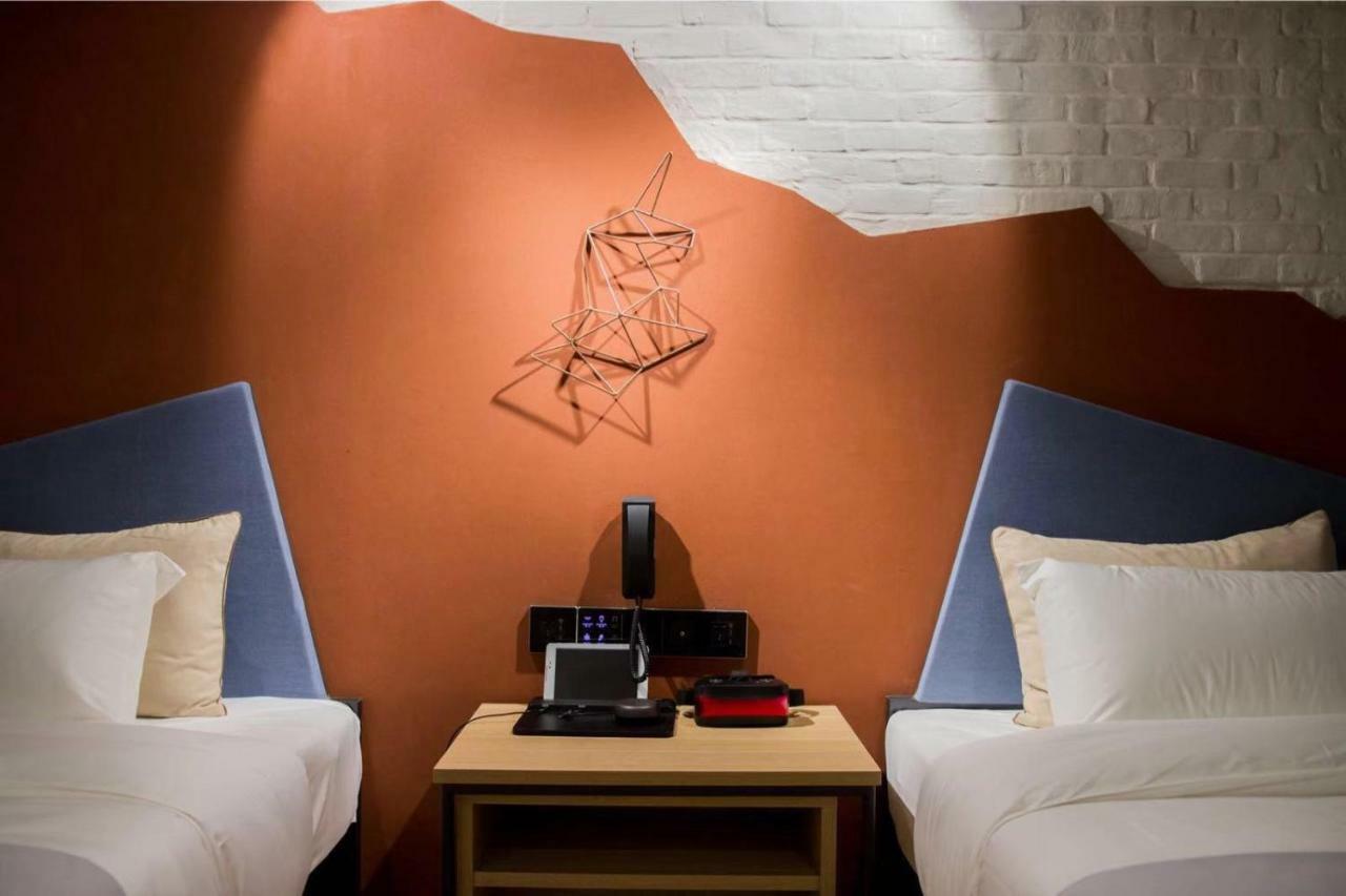 YUNIK Hotel  Shanghai Bagian luar foto